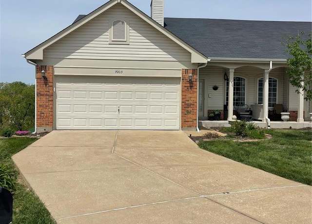 Property at 7203 Geneva Manor Ct, St Louis, MO 63129, 2 beds, 2.5 baths