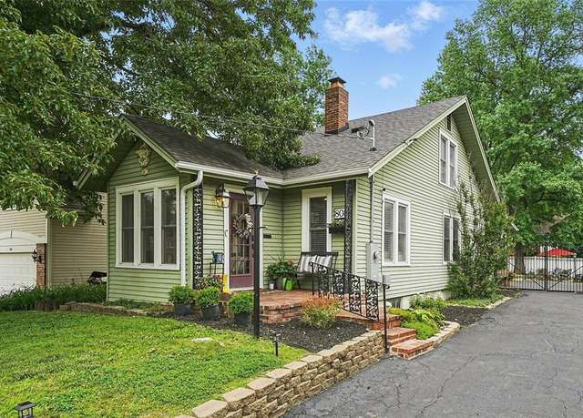 Property at 808 N Geyer Rd, St Louis, MO 63122, 3 beds, 1 bath