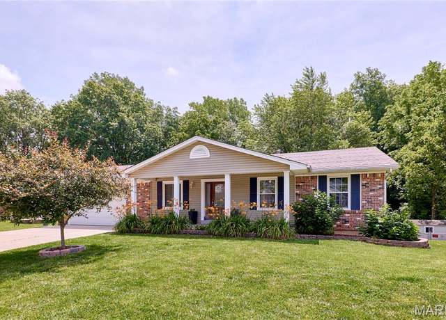 Property at 41 Crescent Hills Dr, St Peters, MO 63376, 3 beds, 2.5 baths