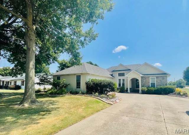Property at 866 Auburn Dr, Sikeston, MO 63801, 4 beds, 3 baths