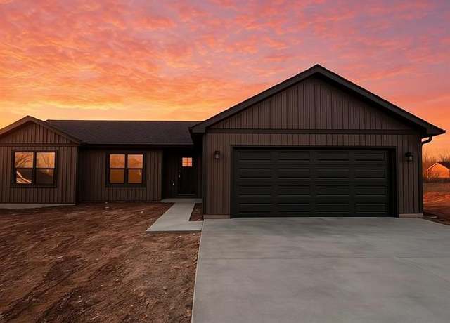 Property at 4037 Breckenridge Dr, Hannibal, MO 63401, 3 beds, 2 baths