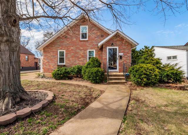 Property at 115 S Carleton St, Farmington, MO 63640, 4 beds, 2 baths