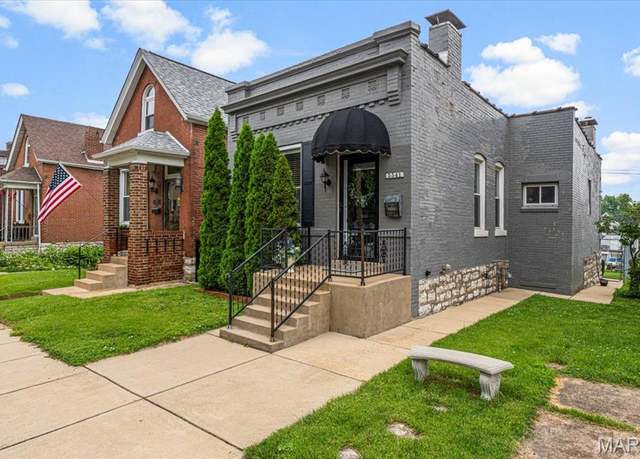 Property at 5541 Columbia Ave, St Louis, MO 63139, 2 beds, 1.5 baths