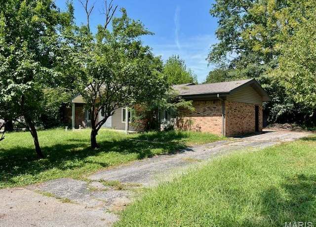 Property at 170 Saddleford Dr, Chesterfield, MO 63017, 3 beds, 2 baths