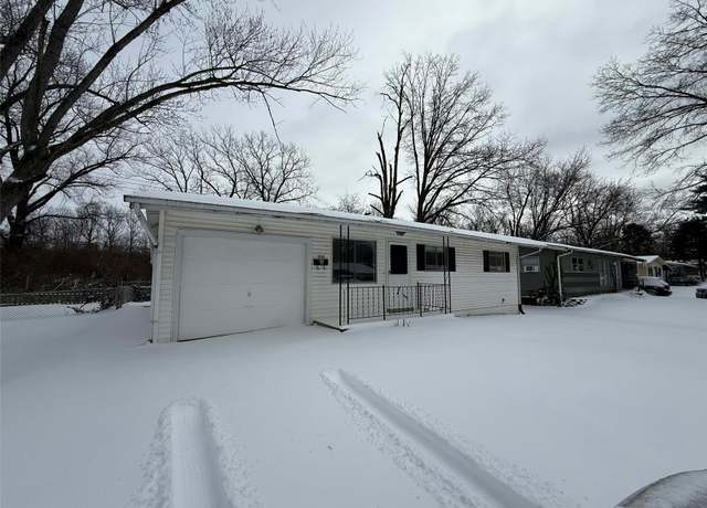Property at 10126 Saffron Dr, St Louis, MO 63136, 2 beds, 1 bath