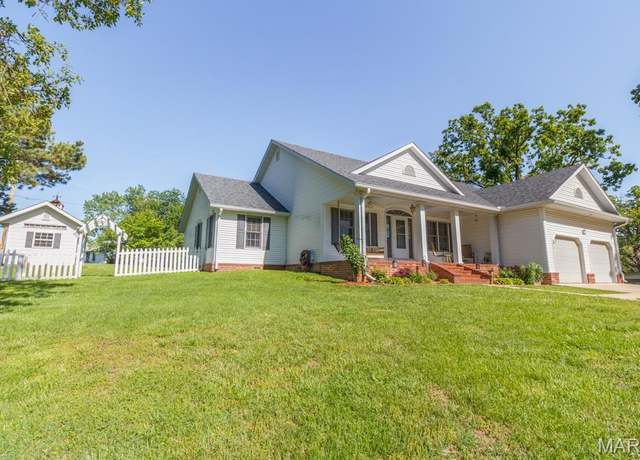 Property at 106 Benage Dr, Lebanon, MO 65536, 3 beds, 2 baths
