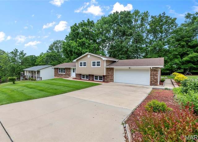 Property at 2014 Kenneth Dr, Cape Girardeau, MO 63701, 4 beds, 3 baths