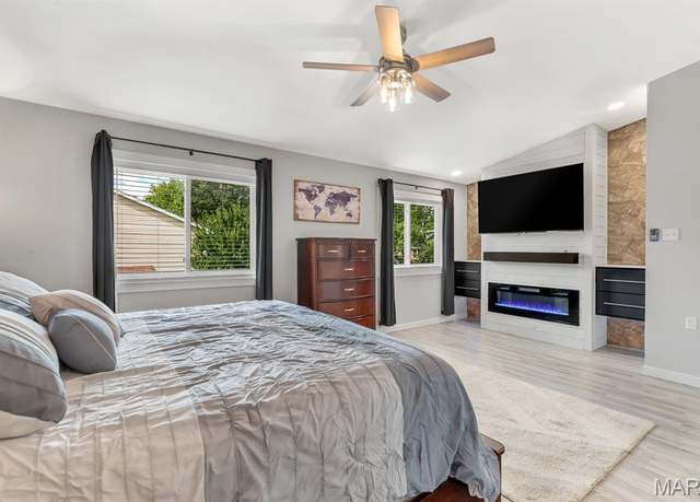 Property at 35 Monterey Cypress Dr #2, Lake St Louis, MO 63367, 2 beds, 2.5 baths