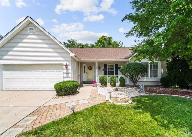 Property at 266 Alexandria Dr, St Charles, MO 63304, 3 beds, 2 baths