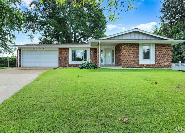 Property at 7390 Town And Country Pl, Hazelwood, MO 63042, 3 beds, 3 baths