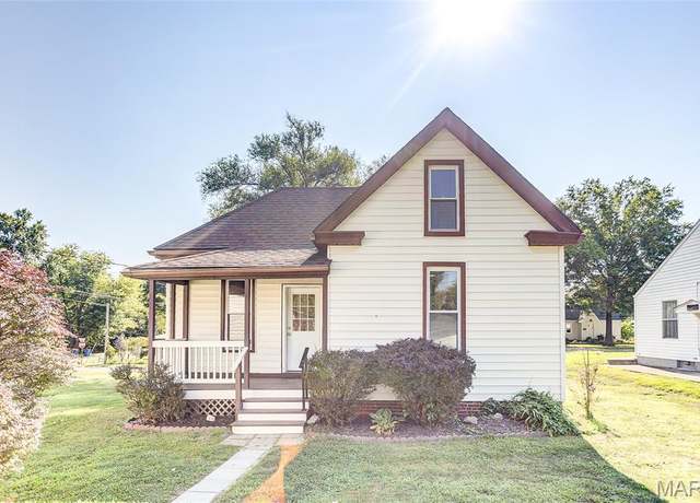 Property at 241 Gremer Ave, Edwardsville, IL 62025, 3 beds, 2 baths