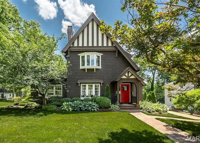 Property at 444 Algonquin Pl, Webster Groves, MO 63119, 3 beds, 2.5 baths