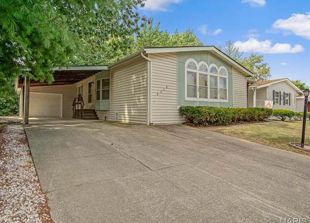 Property at 5308 Ida Dr, Belleview, IL 62223, 2 beds, 2 baths