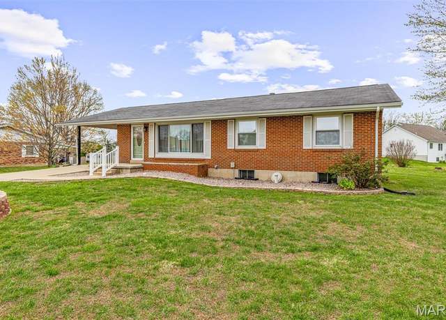 Property at 18 Summit Dr, Farmington, MO 63640, 3 beds, 2 baths