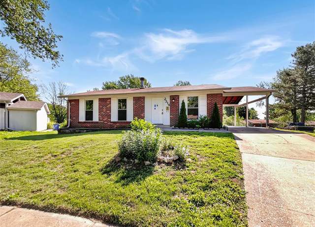 Property at 2314 Stoney End Ct, Florissant, MO 63031, 3 beds, 2.5 baths