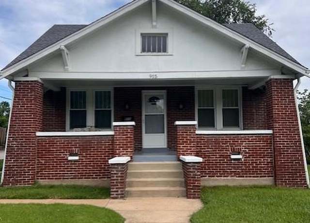 Property at 915 N Kingshighway St, St Charles, MO 63301, 3 beds, 1 bath