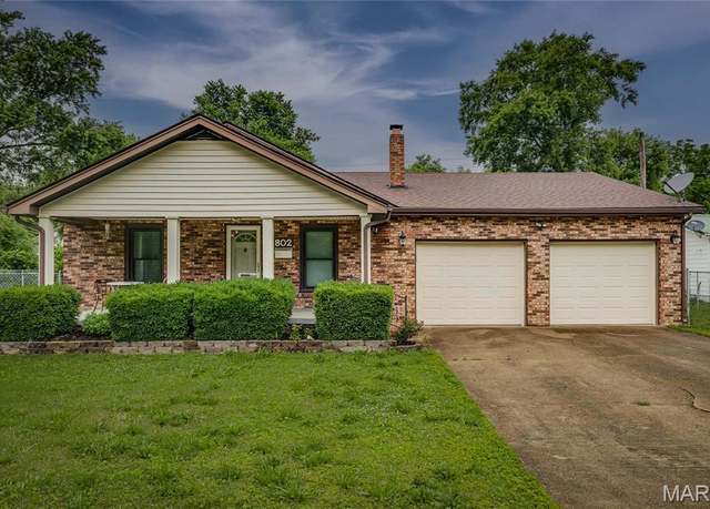 Property at 802 Camilla St, Park Hills, MO 63601, 3 beds, 1 bath