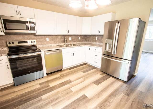 Property at 220 Suppiger Ln #118, Highland, IL 62249, 2 beds, 1 bath