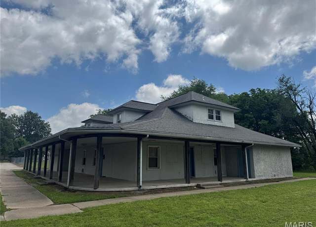 Property at 109 N Stoddard St, Sikeston, MO 63801