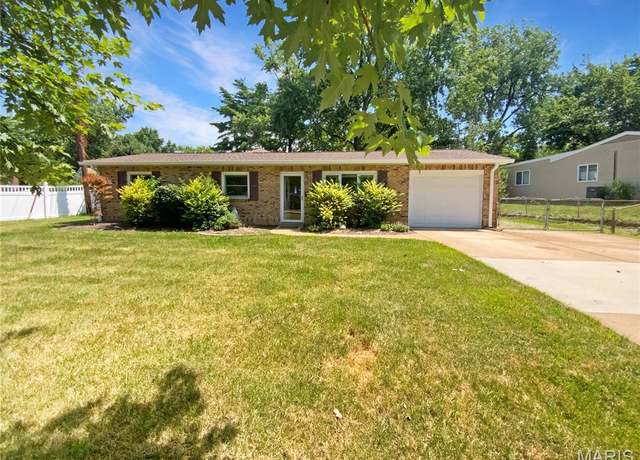 Property at 248 Ramsey Ln, Ballwin, MO 63021, 4 beds, 2 baths