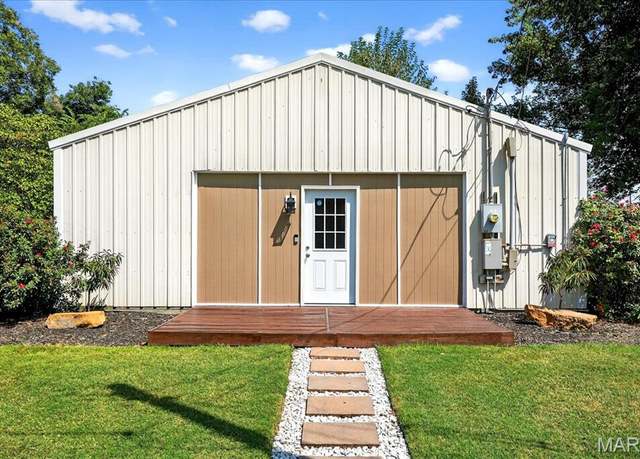 Property at 9 E Church St, Lenzburg, IL 62255, 2 beds, 1 bath