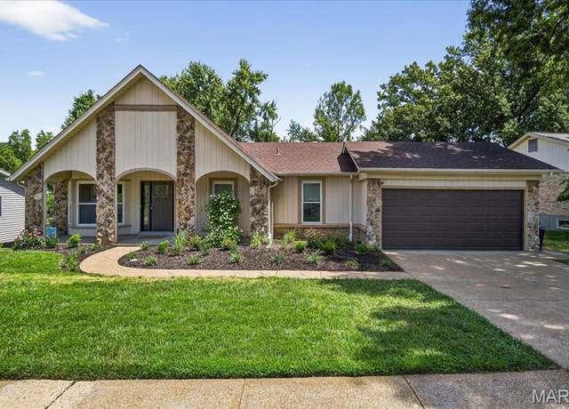 Property at 5123 Olde Silver Pl, St Louis, MO 63128, 4 beds, 2 baths