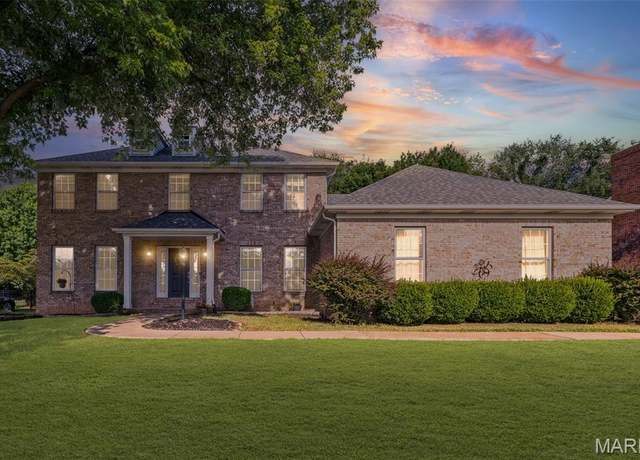 Property at 399 Valley View Dr, Edwardsville, IL 62025, 5 beds, 4 baths