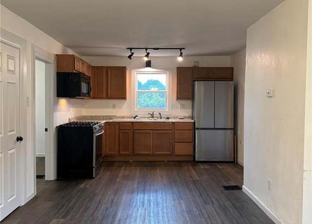 Property at 306 E Euclid Ave, Sullivan, MO 63080, 2 beds, 1 bath