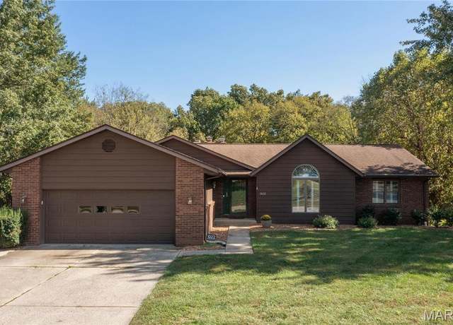 Property at 1022 Stonybrook Dr, O'fallon, IL 62269, 3 beds, 3 baths