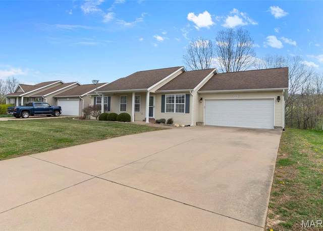 Property at 656 Olivia Dr, Cape Girardeau, MO 63701, 4 beds, 3 baths