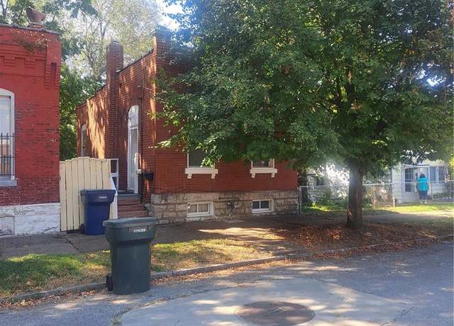 Property at 3723 Marine Ave, St Louis, MO 63118, 2 beds, 1 bath