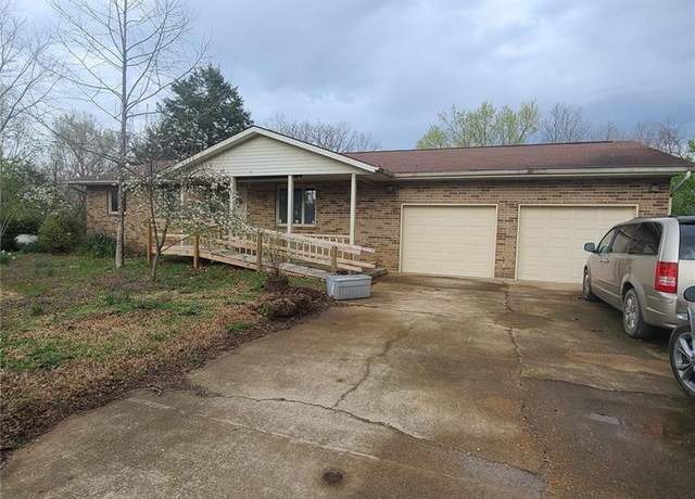 Property at 23026 Reporter Rd, Waynesville, MO 65583, 2 beds, 3 baths