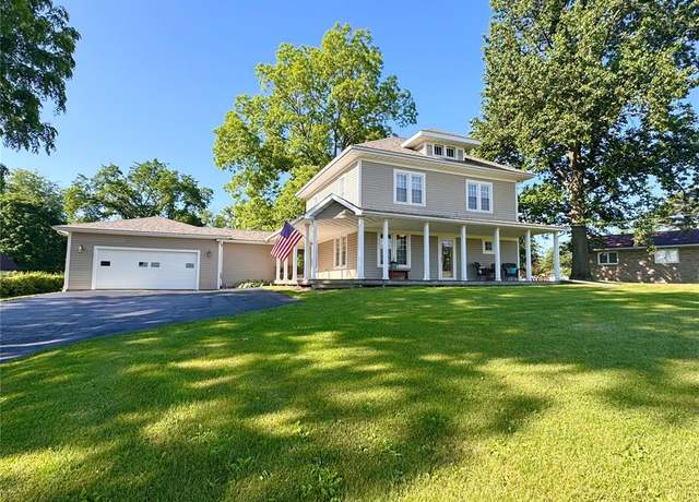 Property at 4001 W Ely Rd, Hannibal, MO 63401, 4 beds, 2 baths