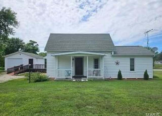 Property at 1001 N Walnut St, Willow Springs, MO 65793, 3 beds, 1 bath