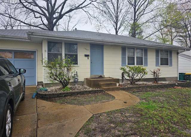 Property at 1507 Golden Dr, St Louis, MO 63137, 3 beds, 1 bath