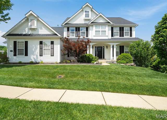 Property at 13045 Pagada Pkwy, St Louis, MO 63127, 4 beds, 4.5 baths
