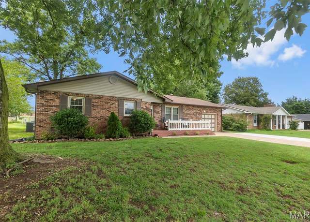 Property at 1004 Willow Ln, Sikeston, MO 63801, 4 beds, 1.5 baths