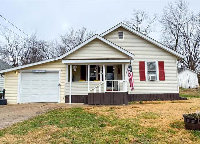 Property at 906 E Center St, Salem, MO 65560, 2 beds, 1 bath