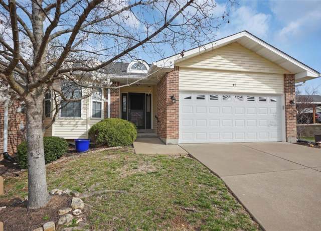 Property at 27 Rue De Paix, Lake St Louis, MO 63367, 2 beds, 3 baths