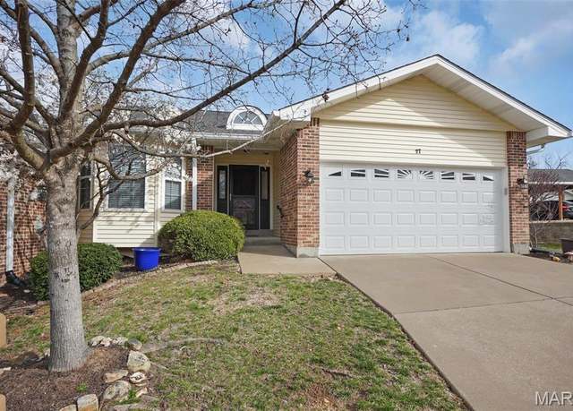 Property at 27 Rue De Paix, Lake St Louis, MO 63367, 2 beds, 3 baths
