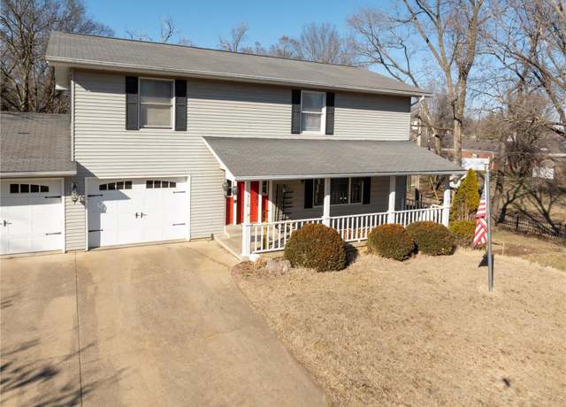 Property at 310 Fairview Ln, Desloge, MO 63601, 3 beds, 3.5 baths
