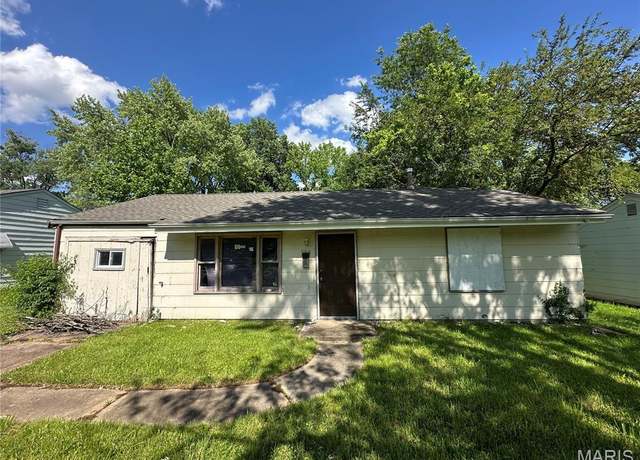 Property at 9814 Dennis Dr, Riverview, MO 63136, 3 beds, 1 bath