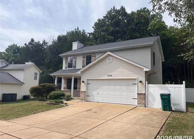 Property at 2320 Castlegate Dr, Imperial, MO 63052, 4 beds, 3.5 baths