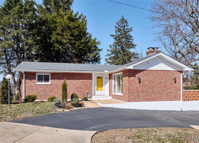 Property at 601 Brotherton Ln, St Louis, MO 63135, 2 beds, 2.5 baths