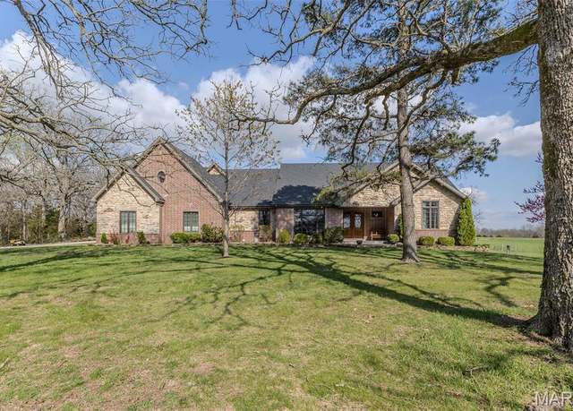 Property at 19800 Providence Dr, Lebanon, MO 65536, 4 beds, 3.5 baths