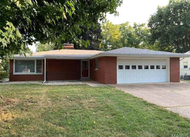 Property at 110 Weston St, Troy, IL 62294, 3 beds, 3 baths