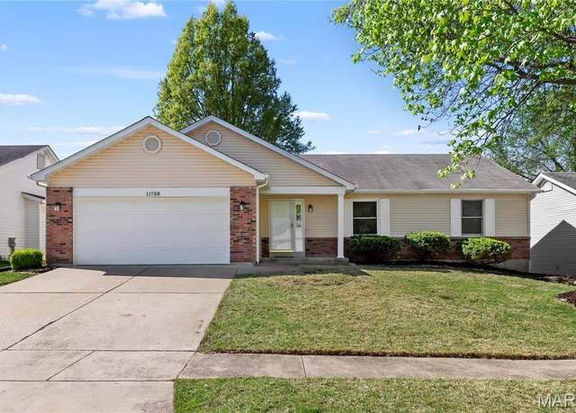 Property at 11758 Clarksdale Dr, Maryland Heights, MO 63043, 3 beds, 2.5 baths