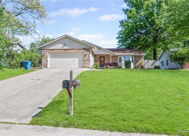 Property at 121 Meadowbruck Ln, Shiloh, IL 62221, 3 beds, 2 baths