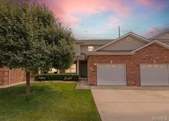 Property at 643 Titan Dr, O'fallon, IL 62269, 3 beds, 3.5 baths
