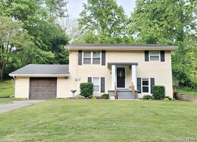 Property at 1204 Olive St, Collinsville, IL 62234, 3 beds, 2.5 baths